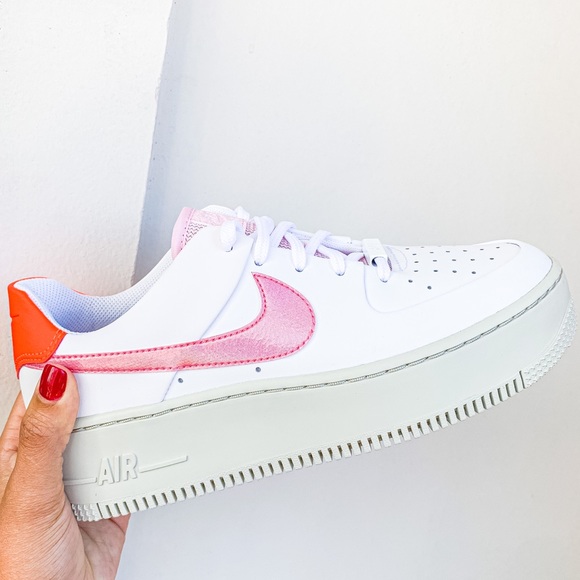 Nike Air Force 1 - Picture 2 of 4